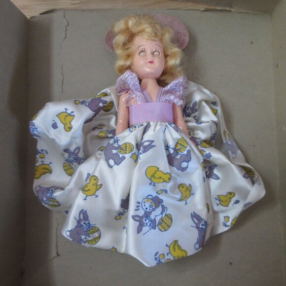 Dream Doll 7.5" Easter Bonnie Window Box 1950s - Picture 3 of 9
